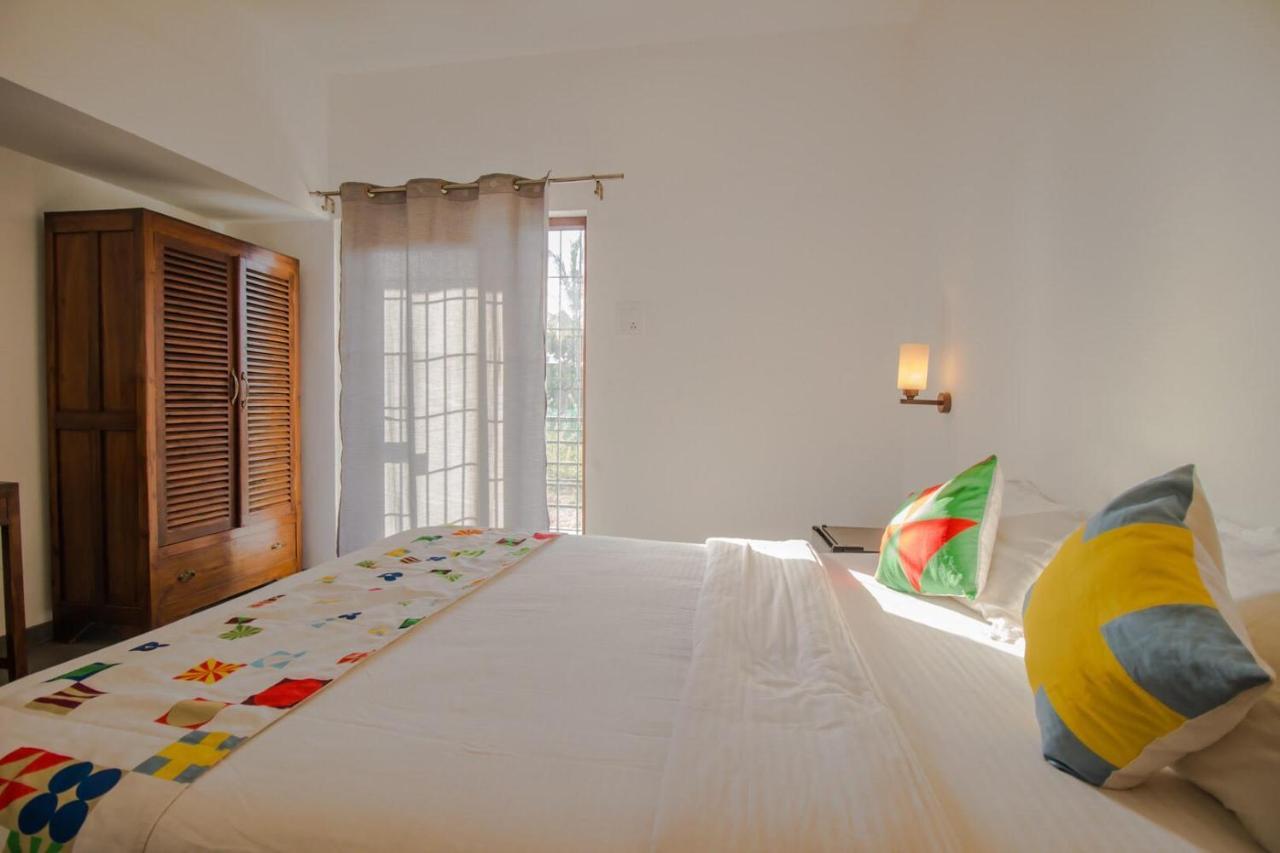 Ziba Beach Morjim Exterior photo